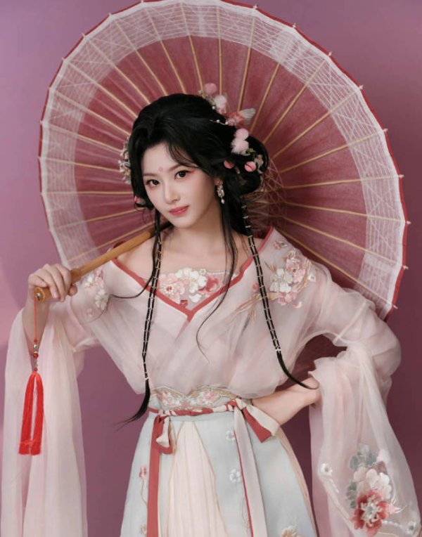 鑫创国际 孔雪儿否认去月老殿求姻缘：我去的是火神庙